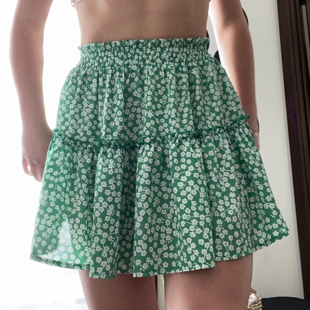 Green floral flowy skirt